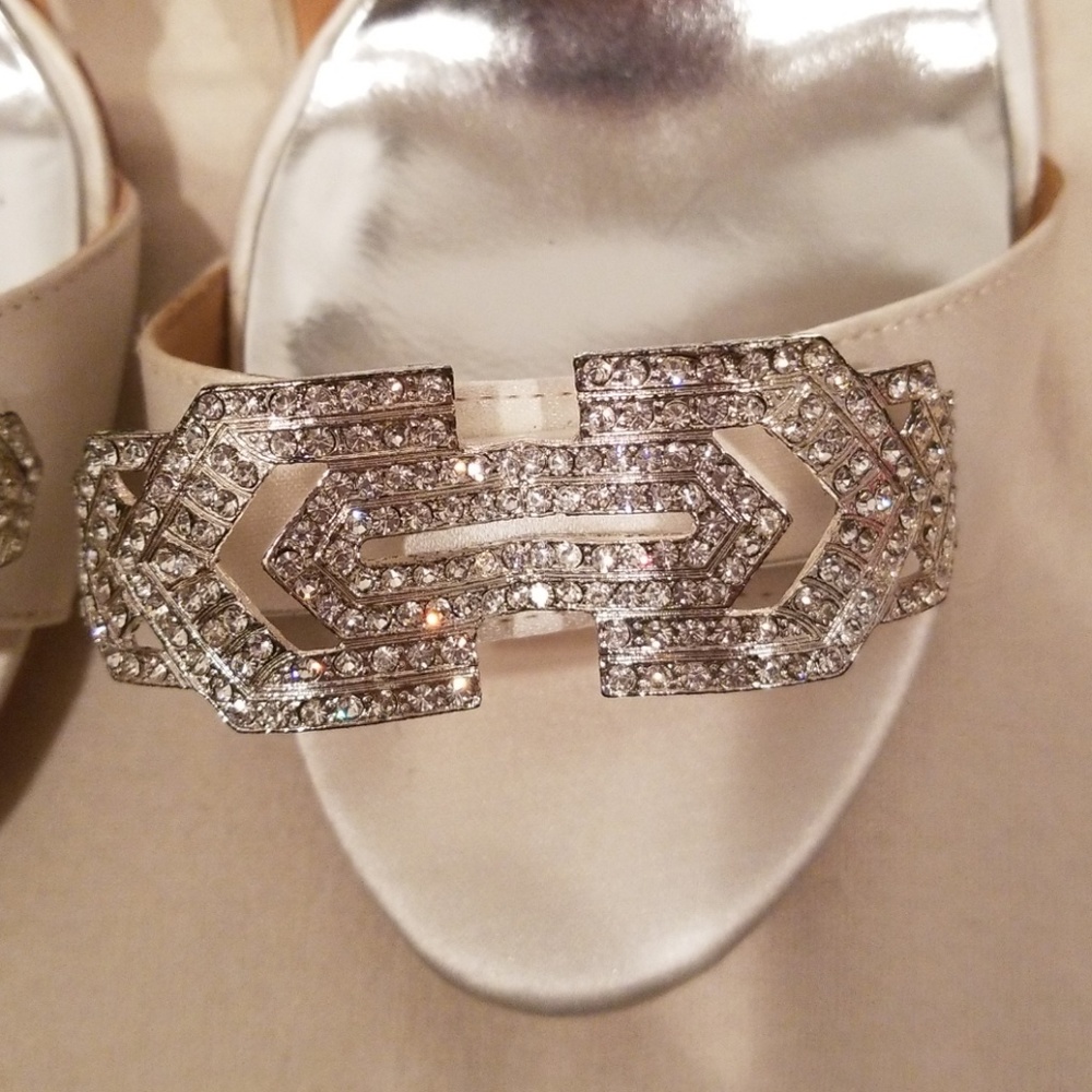 Badgley Mischka Cocktail Shoes White Satin - Picture 5 of 8
